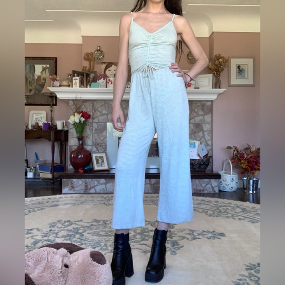 Caution To The Wind keyhole jumpsuit - Picture 8 of 11